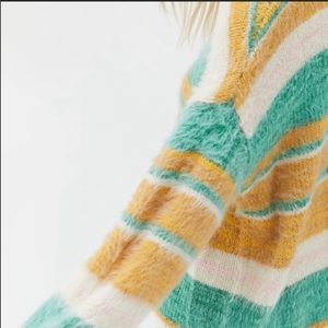 URBAN OUTFITTERS cozy fuzzy sweater size S